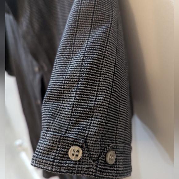 MEXX SLIM FIT SHORT SLEEVE BUTTON UP - Picture 5 of 6